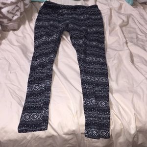 Some warm winter pattern leggings